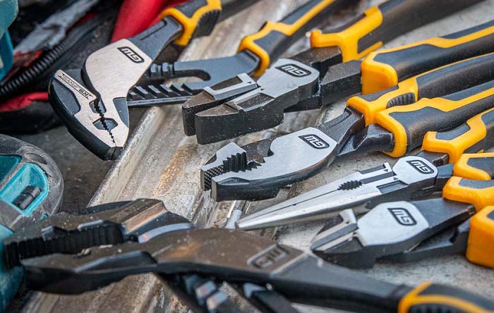 آشنایی با خانواده بزرگ انبرآلات و تاریخچه آن