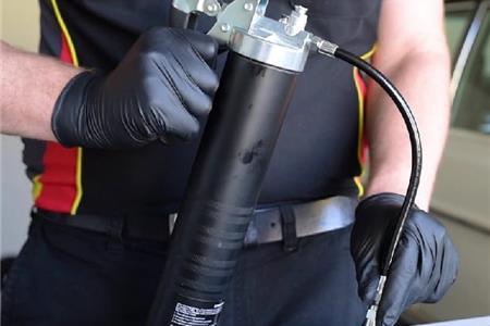 آشنایی با انواع گریس پمپ بادی